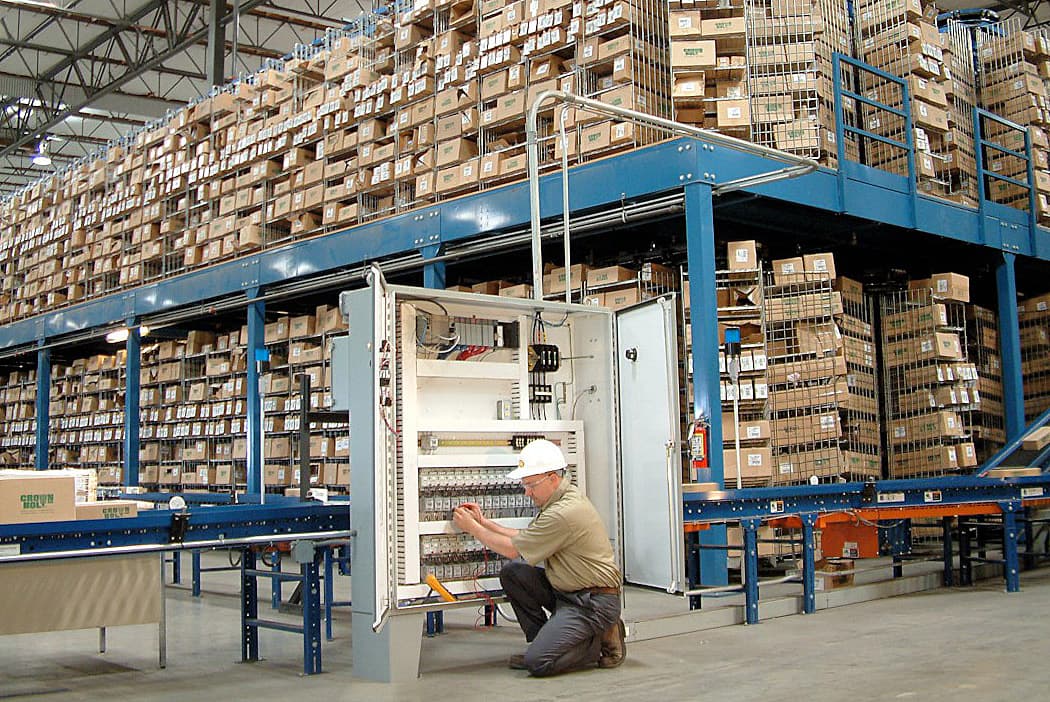 FloStor service technician performing maintenance